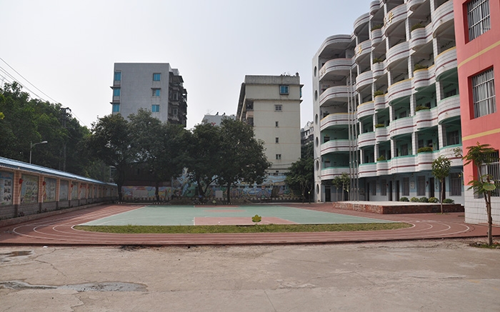 南宁市江北小学-塑胶跑道和硅PU篮球场